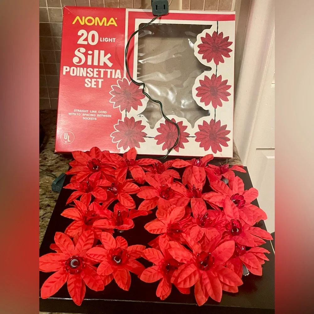 Vintage Christmas poinsettia lights NOMA silk 20 light Set